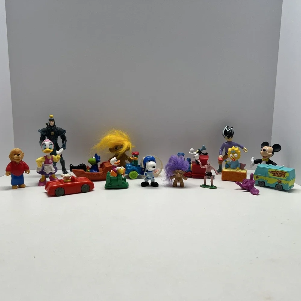 17pc Vintage Toy Lot Mickey Mouse Snoopy Kermit Trolls Simpsons Mystery Machine